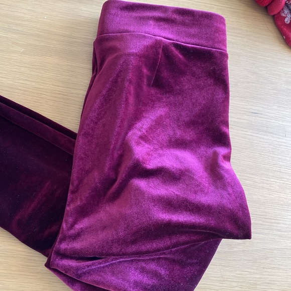 Loft Red Velvet Leggings Pants Petite Medium - Picture 2 of 5